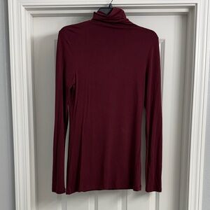 Halogen Wine Long-Sleeve Turtleneck Top